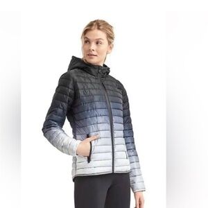 Gap primaloft light puffer jacket - ombré. New with tags.
